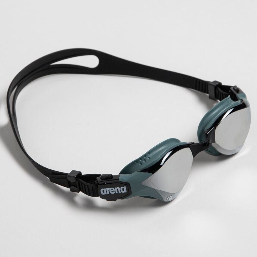 Arena Yarış Yüzücü Gözlüğü Cobra Tri Swipe Mr 10KAT DAHA FAZLA BUĞULANMAMA ÖMRÜ 002508560